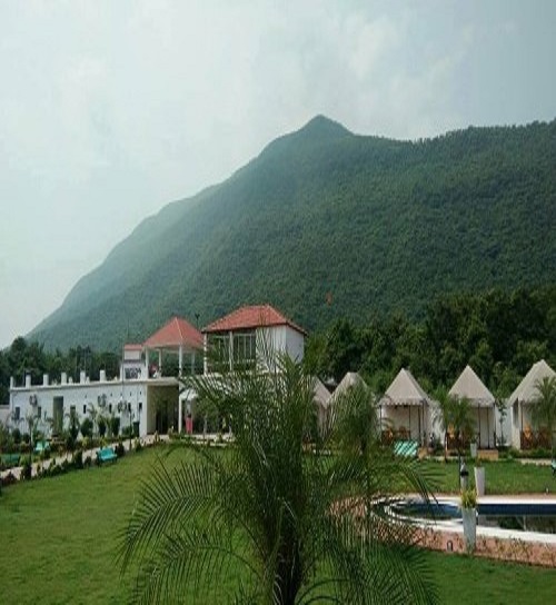 Gorponchokot-Resort-1.jpg